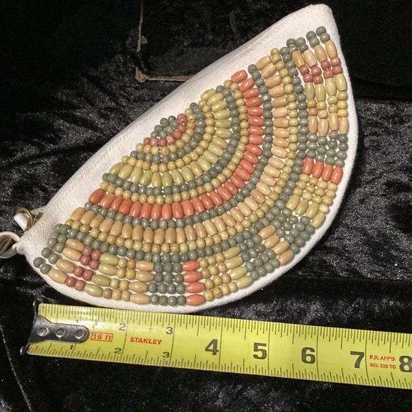 Wooden Beaded Wristlet - Picture 6 of 6